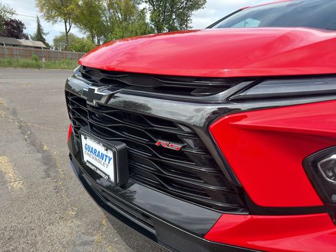 Used 2024 Chevrolet Blazer RS w/ Driver Confidence II Package FWD image 5