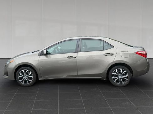Used 2019 Toyota Corolla LE FWD image 2