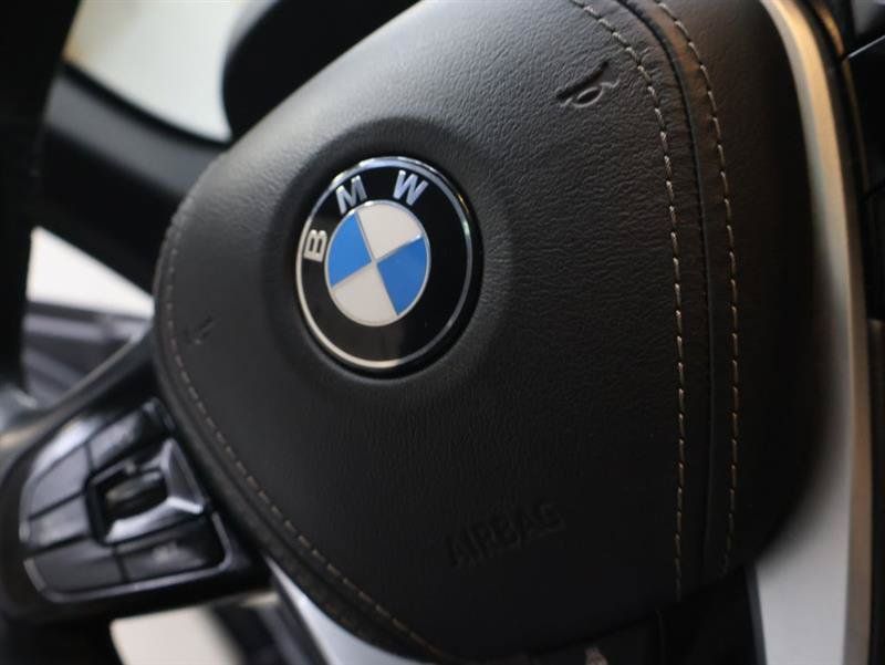 Used 2018 BMW 530e xDrive w/ Premium Package 2 AWD/4WD image 21