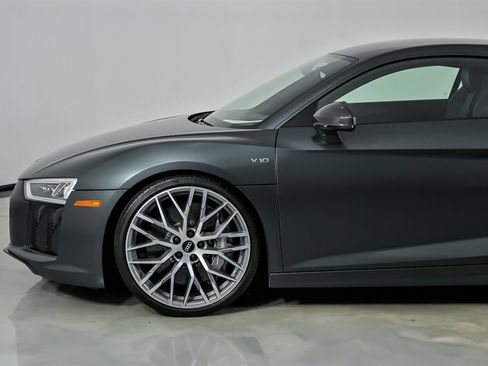 Used 2017 Audi R8 V10 plus AWD/4WD image 7
