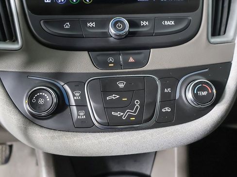 Used 2020 Chevrolet Malibu LS image 40