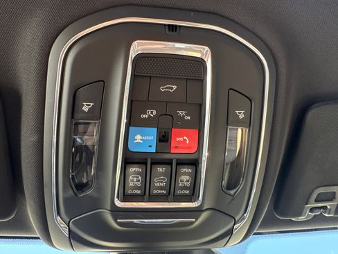 Used 2024 Jeep Grand Cherokee L Limited w/ Luxury Tech Group II image 29