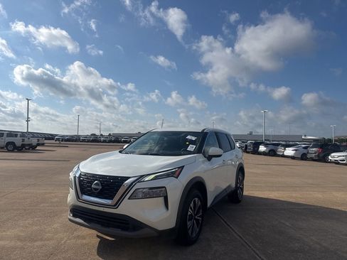 Certified 2023 Nissan Rogue SV FWD image 7