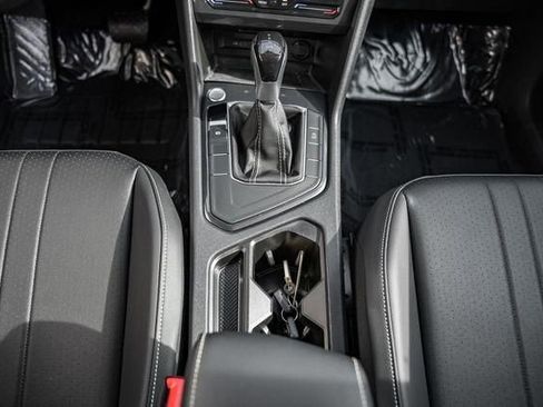 Used 2024 Volkswagen Tiguan SE image 28