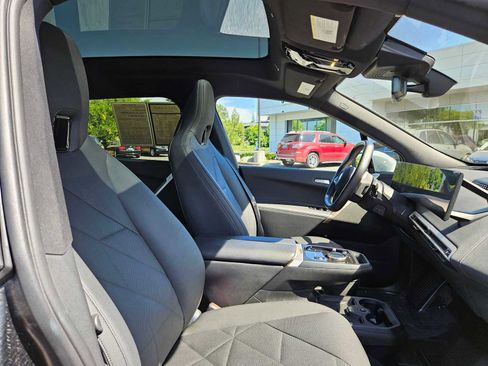 Used 2025 BMW iX xDrive50 image 11