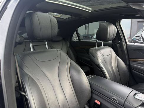 Used 2017 Mercedes-Benz S 550 Sedan image 19