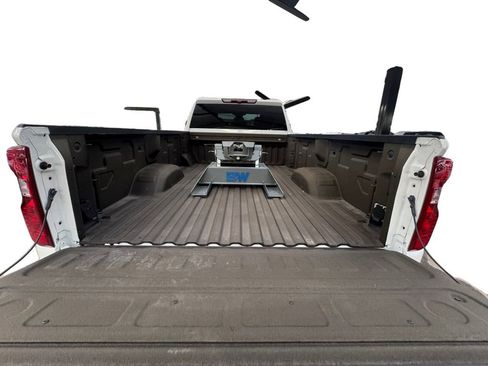 Used 2024 Chevrolet Silverado 2500 Custom w/ Custom Convenience Package image 18