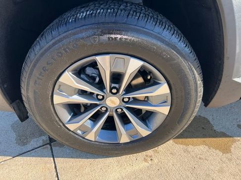 Used 2025 Chevrolet Equinox LT image 11