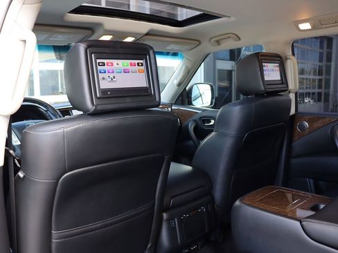 Used 2016 INFINITI QX80 Luxe w/ 22" Wheel Package image 39