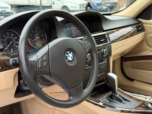 Used 2011 BMW 328i xDrive Sedan AWD/4WD image 17