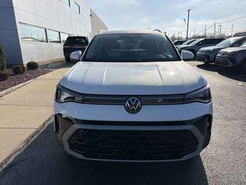 New 2026 Volkswagen Taos SEL image 3