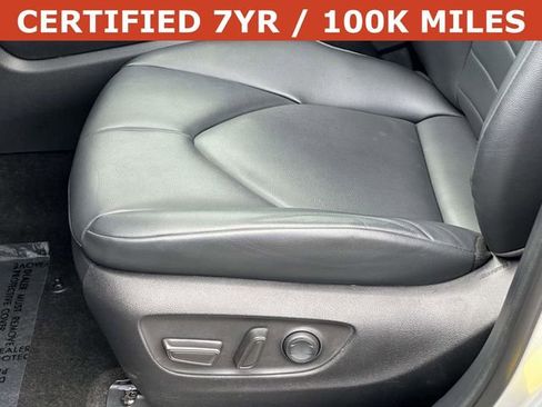Used 2023 Toyota Highlander XLE FWD image 15