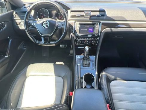 Used 2018 Volkswagen Passat 3.6 FWD image 7