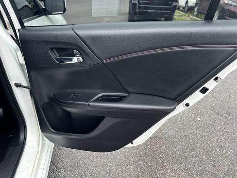 Used 2017 Honda Accord Sport Special Edition image 23