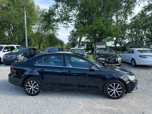 Used 2018 Volkswagen Jetta SE FWD image 4