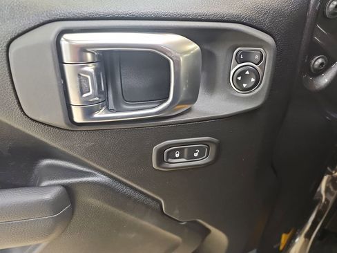 New 2026 Jeep Wrangler Unlimited Rubicon image 12