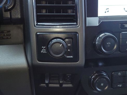 Used 2019 Ford F250 XLT w/ XLT Value Package image 21