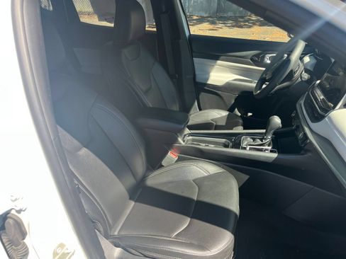 Used 2025 Jeep Compass Limited AWD/4WD image 37