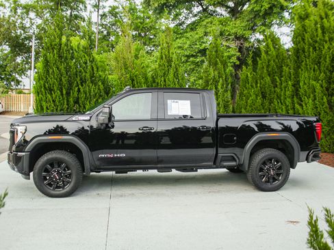 Used 2026 GMC Sierra 2500 AT4 AWD/4WD image 7