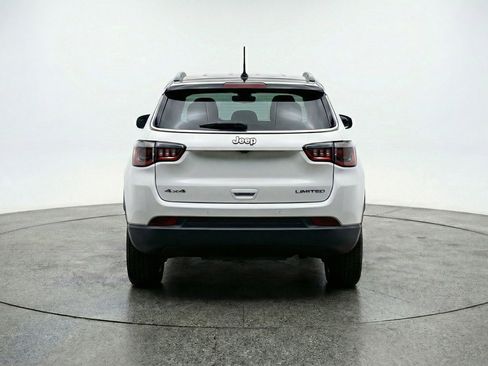 Used 2025 Jeep Compass Trailhawk image 7