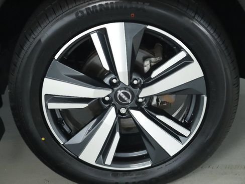 Certified 2023 Nissan Rogue SL w/ SL Premium Package AWD/4WD image 10
