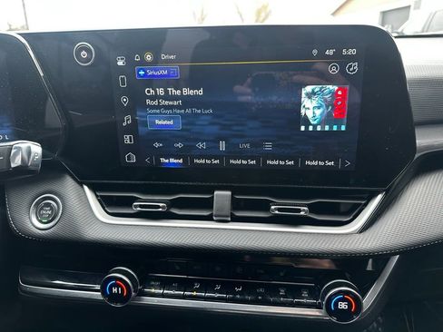 Used 2025 Chevrolet Equinox LT w/ Convenience Package II image 8