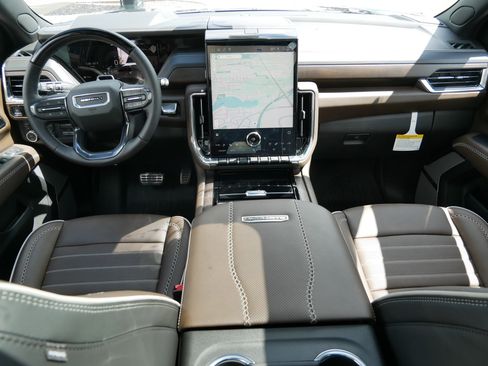 New 2026 GMC Yukon Denali Ultimate AWD/4WD image 9