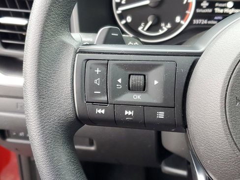 Used 2023 Nissan Rogue S AWD/4WD image 15