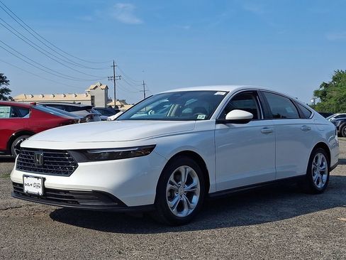 Used 2023 Honda Accord LX image 3
