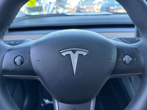 Used 2023 Tesla Model 3 Standard Range image 22