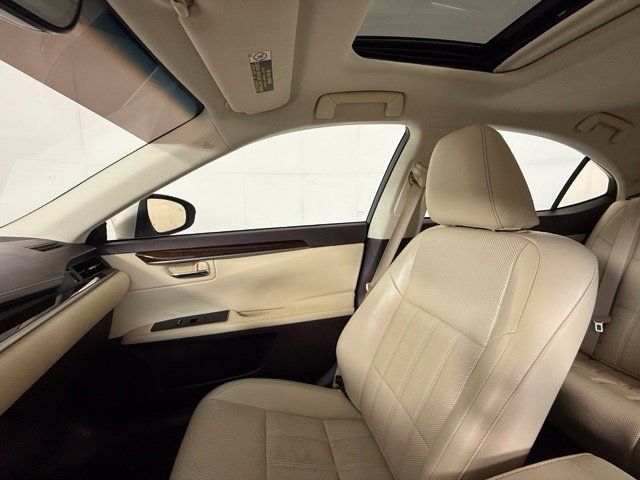 Used 2016 Lexus ES 350 w/ Luxury Package w/Wood Trim FWD image 17