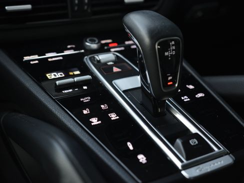 Certified 2021 Porsche Cayenne Coupe AWD/4WD image 22