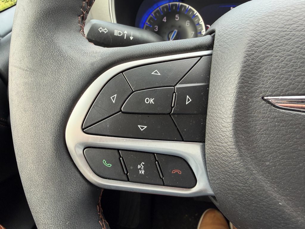 Used 2024 Chrysler Pacifica Pinnacle AWD/4WD image 13
