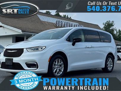 Used 2024 Chrysler Pacifica Touring-L