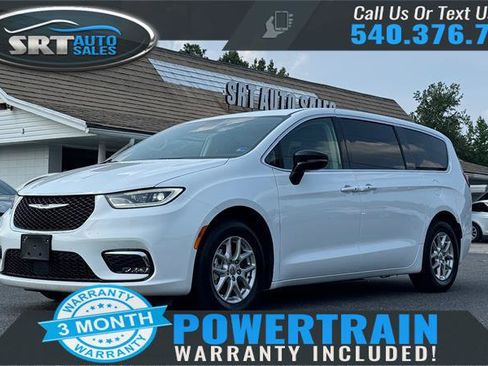 Used 2024 Chrysler Pacifica Touring-L FWD image 1