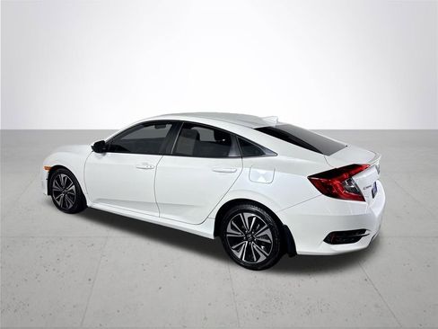 Certified 2017 Honda Civic EX-T image 9