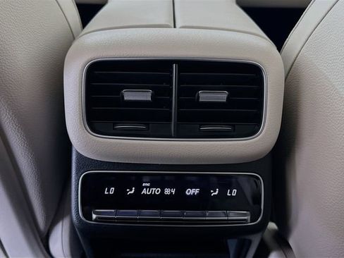 New 2026 Mercedes-Benz GLS 450 4MATIC image 25