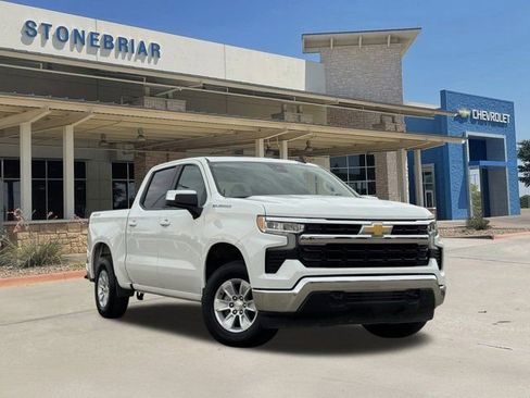 Used 2025 Chevrolet Silverado 1500 LT image 2