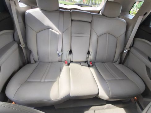 Used 2013 Cadillac SRX Luxury FWD image 35