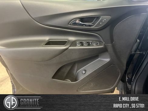 Used 2024 Chevrolet Equinox LT AWD/4WD image 11