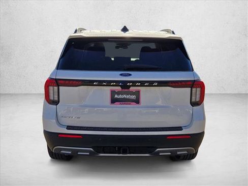 New 2026 Ford Explorer Active w/ Active Comfort Package RWD image 8