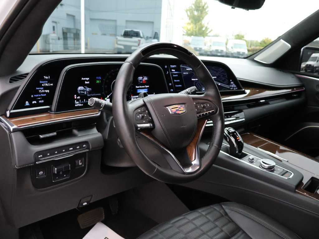 Used 2023 Cadillac Escalade Sport Platinum w/ Heavy-Duty Trailer Package AWD/4WD image 21