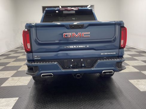 Used 2025 GMC Sierra 1500 Denali w/ Denali Reserve Package AWD/4WD image 18