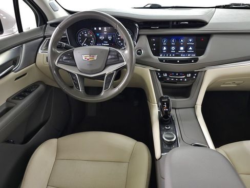 Used 2021 Cadillac XT5 Premium Luxury AWD/4WD image 17