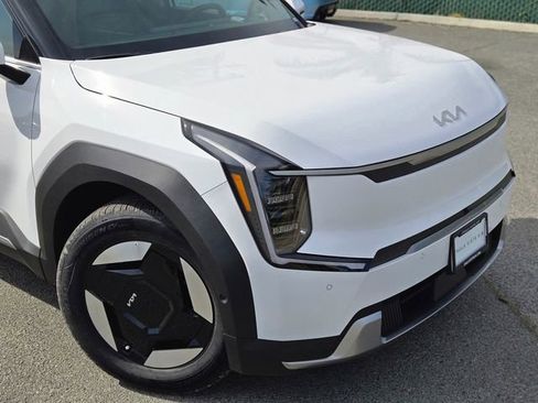 New 2026 Kia EV9 Wind image 3
