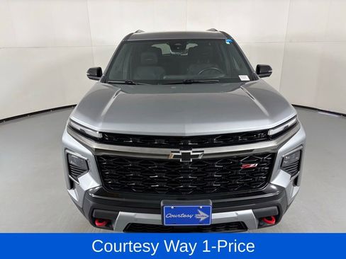 Used 2024 Chevrolet Traverse Z71 w/ Enhanced Driving Package AWD/4WD image 5