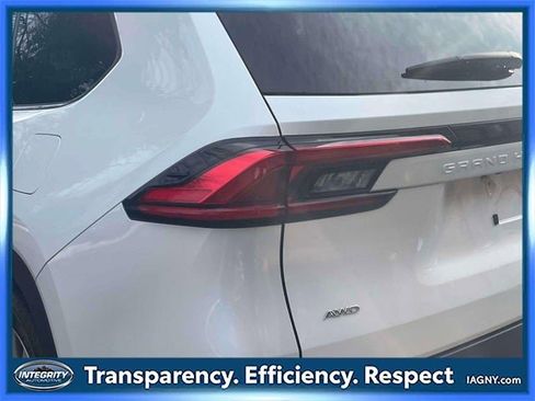 Used 2024 Toyota Grand Highlander XLE image 11