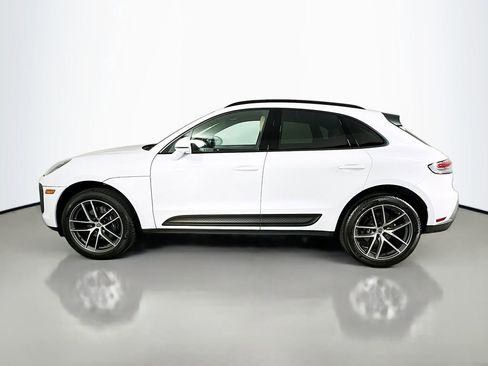 Certified 2023 Porsche Macan AWD/4WD image 2