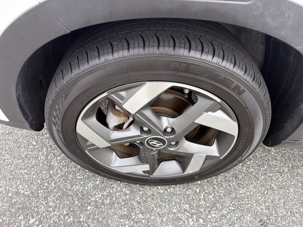 Used 2025 Hyundai Venue SEL FWD image 13