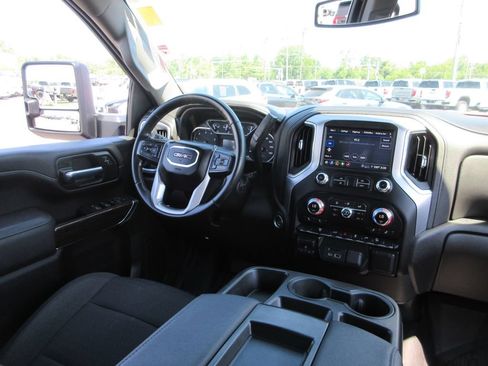 Used 2023 GMC Sierra 2500 SLE w/ SLE Value Package; AWD/4WD image 25